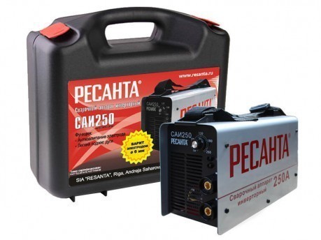 Сварочный инвертор Ресанта САИ-250 в кейсе
